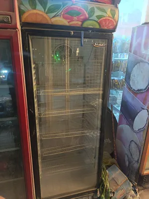 براد عرض (ثلاجة عمودية) بحالة ممتازة