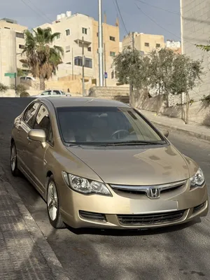 هوندا سيفيك 2007 السياره صلاه نبي مش ناقصها اشي كوشوك جديد غرفه نظيفه كراسي جلد مكيف شغال 100 بل