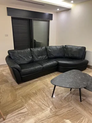 كورنر جلد ايكيا بحاله ممتازه للبيع