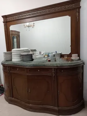 دريسور / بوفيه كلاسيك ضخم - خشب زان وجه رخام طبيعي مع مرآة كبيرة