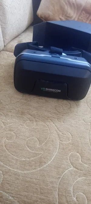 VR Headset اصليه وجديده ومش ملموسه ولا مره ومكفوله وسعرها مناسب