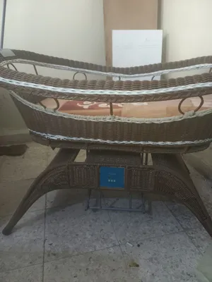 سرير بيبي قديم