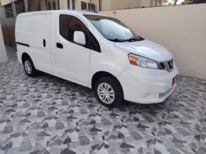 نيسان NV200