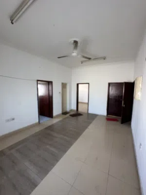 Unfurnished room with ewa in sitra alkharjiya good room ( room will be cleaned)