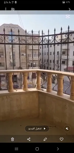 شقة للبيع الجبيهة خلف مدارس الابداع التربوي الطابق الثاني مساحة 130م موقع مميز ومخدوم بسعر 48500