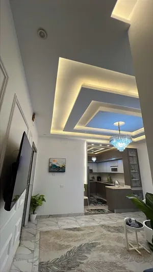 120 مساحتها مجهزه تجهيز تام بدون اتات  ف خلاطات قرب من صيدلية الكلاني