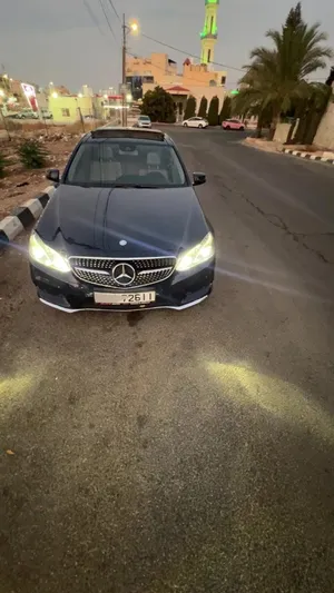 مرسيدس e200