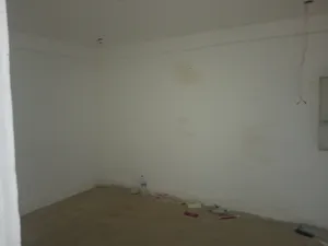 شقة طابق ثاني غرفتين وصالون