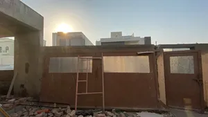 للبيع باب حديد