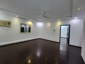 For rent modern 3 bedrooms Flat in muharraq  Balacony and access to garden,near main road, near cold