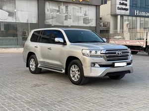 Toyota Land Cruiser GX-R 2016 (Silver)