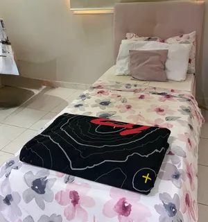 للابيع سرير من ايكيا