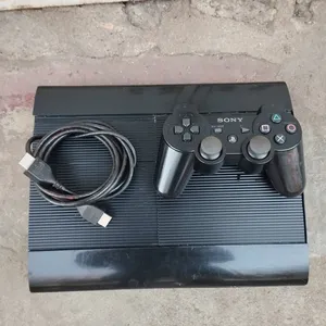 بلايستيشن 3 سوبر سليم مهكر وعليه حوالي30 لعبه