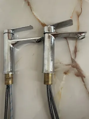 2 taps for 5 dinars each. Heavy, no mesh inside.
