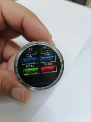 بيع شاحن هواتف على فيشه السياره