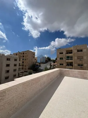 شقة فاخرة للبيع في خلدا  - قرب المستشفى السعودي طابق ثالث 175م مع روف دوبلكس 120م لم تسكن