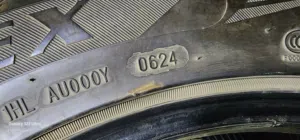 للبيع (3) إطارات مستعملة من الآخر بريدجستون اليابان مقاس 235/55 R19 و(1) إطار صيني نفس المقاس