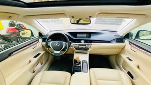 Lexus ES350 2013 Full Option – Excellent Condition