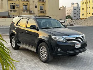Fortuner sr5 model 2012