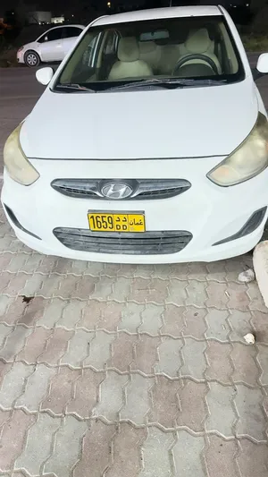 Hyundai Accent 2012.
