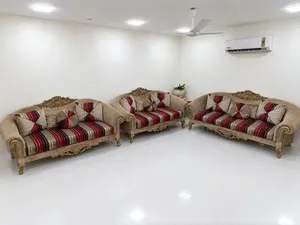 ثلاث كراسي صناعه بحرينيه
