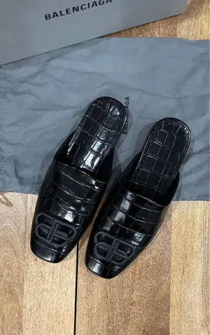 Balenciaga mule نعال بلانسياقا