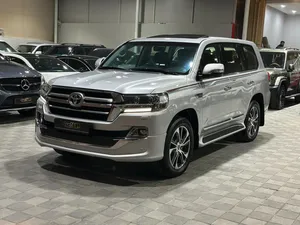 land-cruiser-gxr-grand-touring-v8