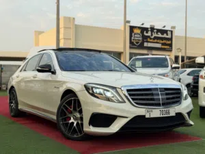 للبيع مرسيدس S63 AMG بحالة استثنائية، وارد اليابان، تجمع بين الفخامة والأداء الرياضي مع مستوى عالٍ