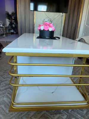 طاولة مستعملة