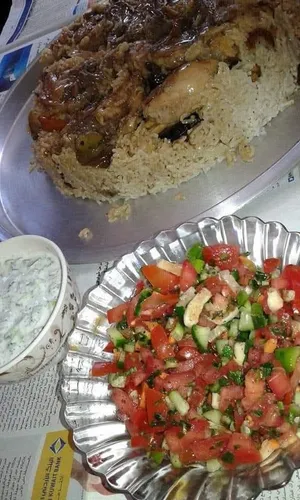 للتواصي طبخات قبل بيوم وحلويات ملوخيه ومنسف وراشوف وكشري ومقلوبة.... الخ حلويات كيكة الشوكلا... الخ