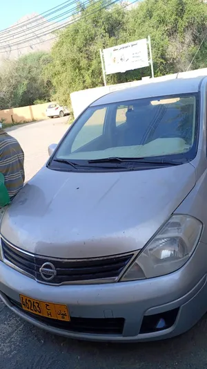 Nissan tiida model 2011