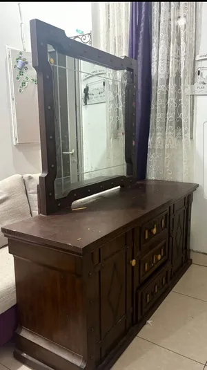 dressing table for sale urgently  whatapps only