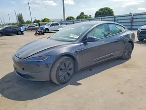 للبيع TESLA MODEL 3 بالحادث