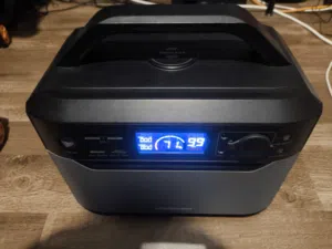 محطة طاقة Powerology بقدرة 600 وات و بطارية 120,000 مللي امبير ، مع مدخلين كهرباء وعدة مداخل USB