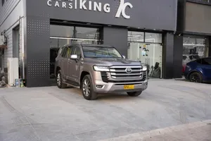 Used Toyota Land Cruiser in Muscat