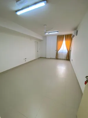 فرصه شقه مسقط/حلبان سندان مؤجرة