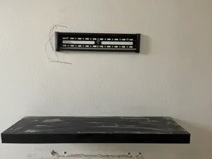 قاعدة تلفاز مع طاوله