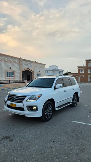 *للبيع لكزس LX570 – موديل 2015 المالك الثاني من معرض وكالة بهوان، عُمان*