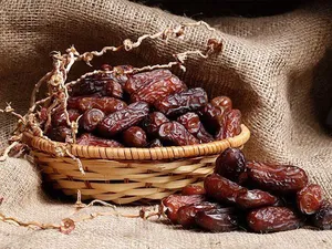 أجود أنواع التمور الفاخرة – مذاق طبيعي وجودة لا تُضاهى
