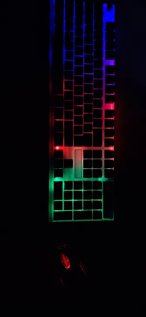 قطع كمبيوتر للبيع باحسن سعر ( كيبورد rgb ) كيبورد شبه جديد مضيئ