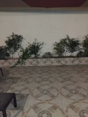 شقة للبيع مع ترس هادي واسع جدا