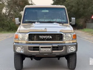 Used Toyota Land Cruiser in Sharjah