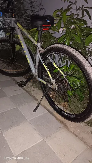 سيكل بريك أيل 29 في  حاله جيده جدن كل شي جديد