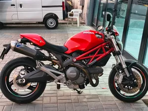 Ducati monster 696