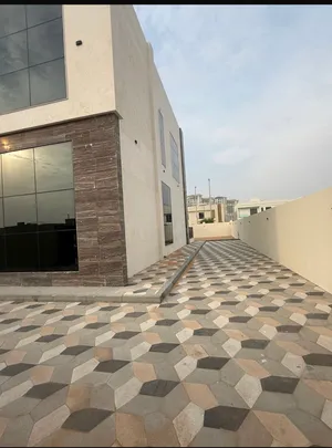 فيلا للبيع في منطقه المريف مودرن جديده. حديثه اول ساكن بسعر ممتاز