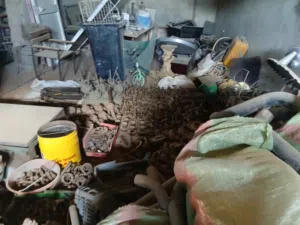 قطع غيار سيارات شاحنات  بطاعة شبها جديد