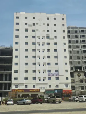 محل للإيجار في المعبيلة الجنوبية على الخط الأول من شارع النور