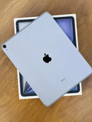 Ipad Air M2 13inch 1TB wifi+cellular one month under warranty with box and cable.