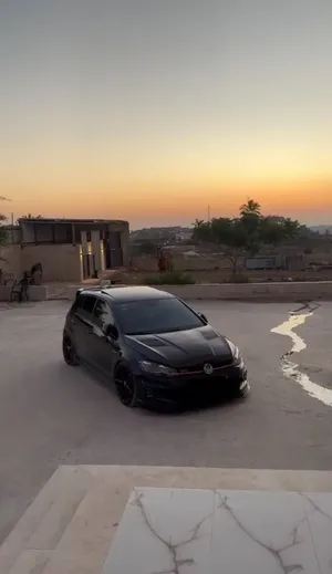 السيارة بحالة الوكالة شوف الاعلان والله يبارك للجميع