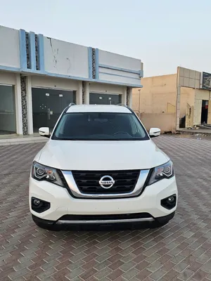 Used Nissan Pathfinder in Al Dhahirah